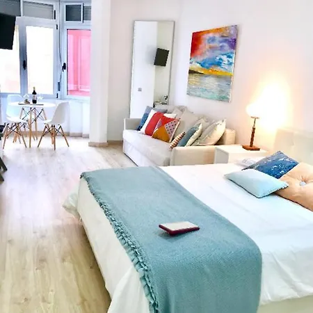 Cosy Loft In Front Of Blue Ocean Apartment